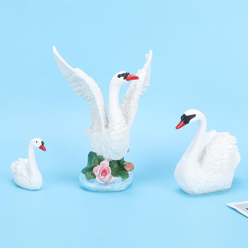 

3pcs Lawn Garden Courtyard Resin High Simulation Swan Decoration Animal Ornament