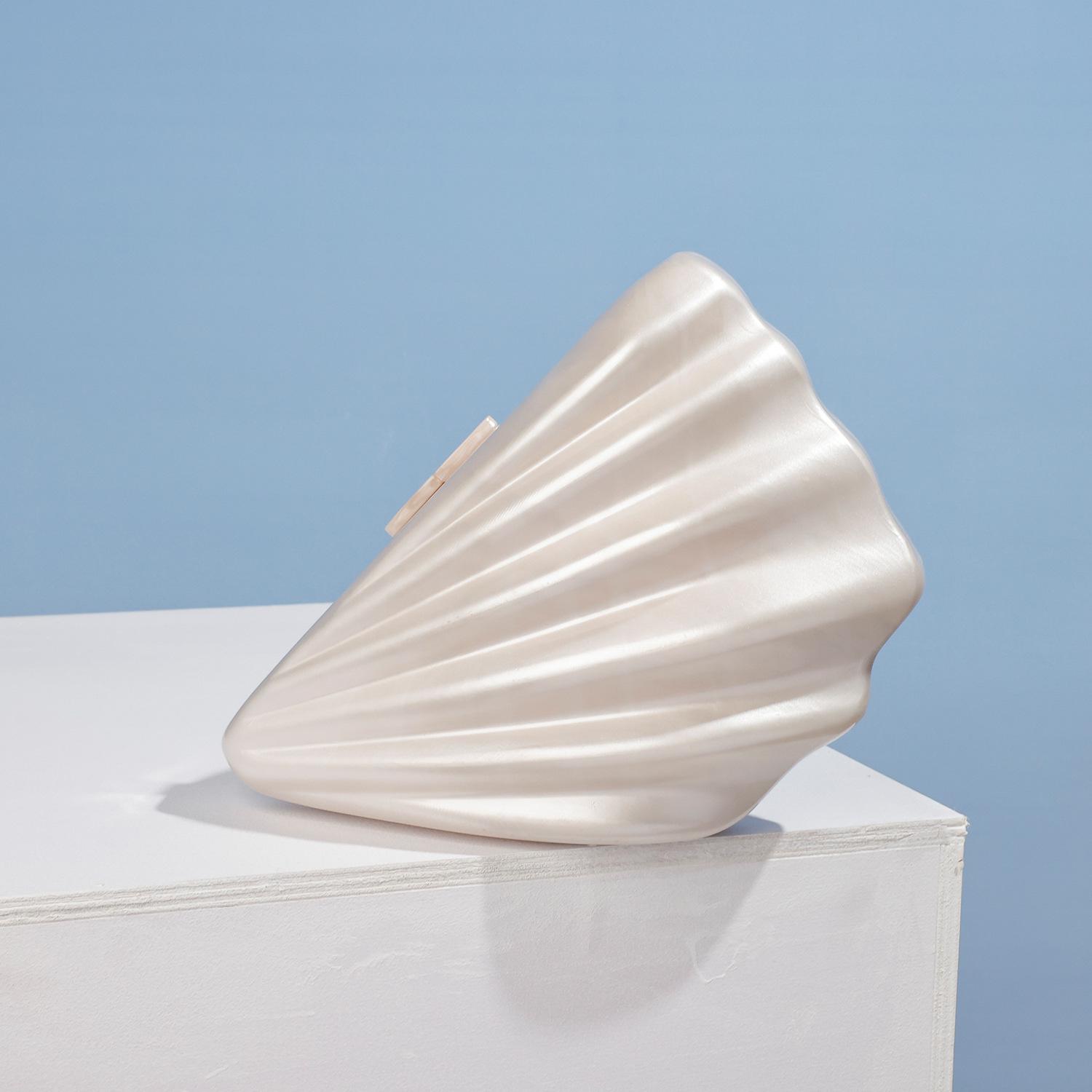 

Акриловый клатч-кроссбоди для вечера с цепочкой 20*7*16 cm