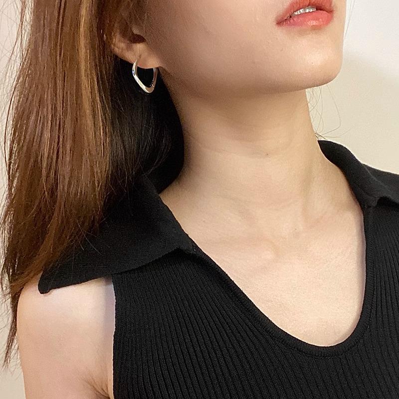 Minimalist Geometric Möbius Rhombus Earrings - Versatile Simple Ins Style for Women