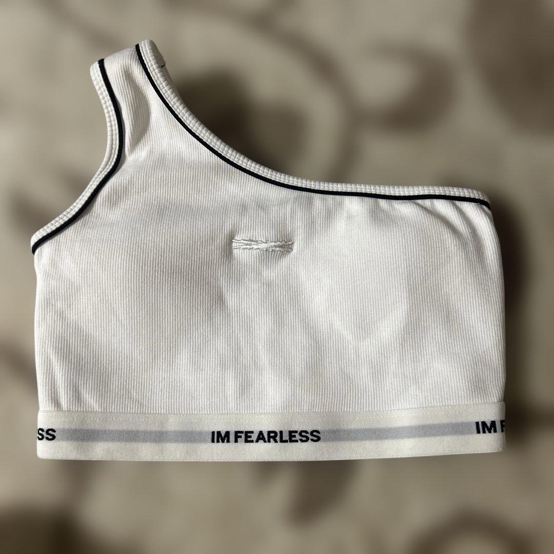 

[USED] LE SSERAFIM One-Shoulder Bra Top (M)