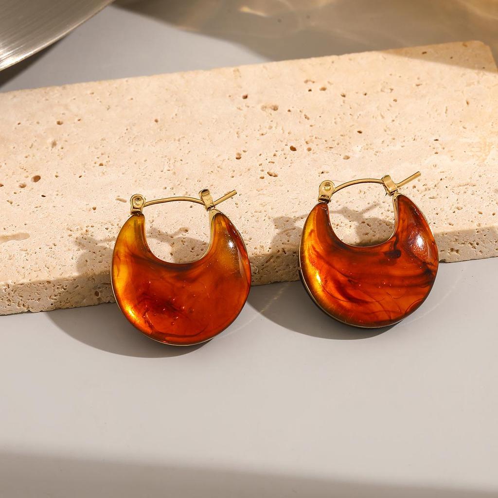 Amber Grain Stainless Steel U-Shaped Stud Earrings for Women - Retro Versatile High-End Luxury Feel, Customizable.