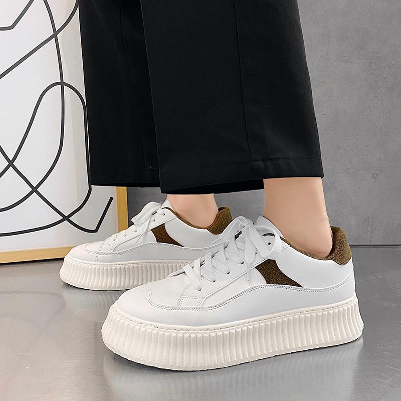 Thick soled men's shoes, casual sports, forest style men's new comfortable lace up board shoes, 2024