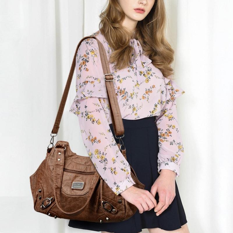 Retro-style Shoulder Bag with Studded Details, High-quality Crossbody Bag, Large Capacity, Solid Color Handbag for Women.