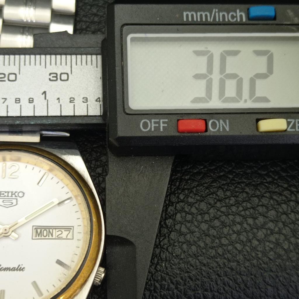 GENUINE VINTAGE SEIKO 5 AUTOMATIC 7009A JAPAN MENS WHITE DIAL WATCH a701680-5