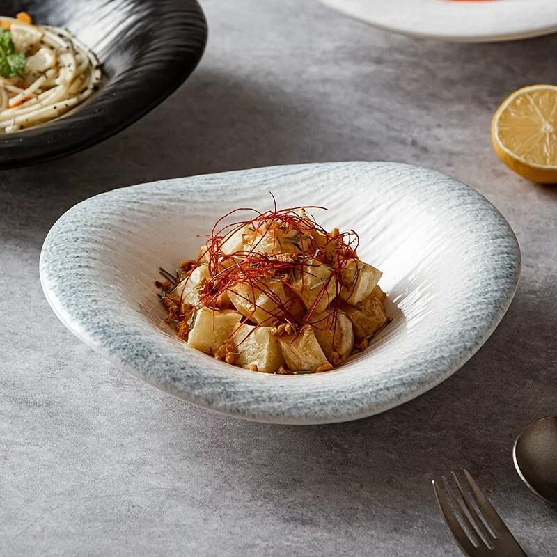 Naijiang Ceramic Irregular Straw Hat Salad Bowl