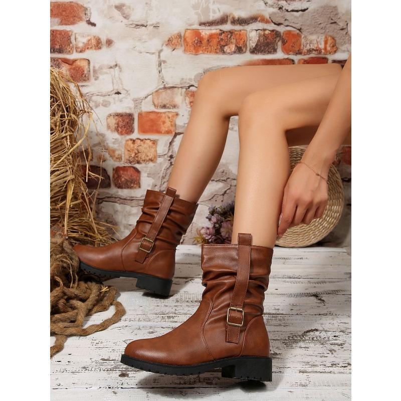 Round Scalp Belt Buckle Pleated Stack Boots 2025 Winter New Retro Plus Size British Style Thick Heel Martin Boots for Women