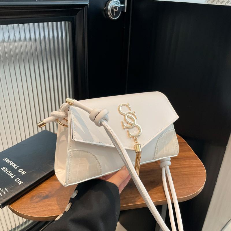 

Spring new minimalist fashion handbag trendy shoulder bag retro letter fringed armpit bag белый