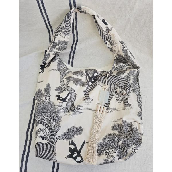 Korean Traditional Hojakdo Norigae Big Hobo Bag (with Norigae Charm)