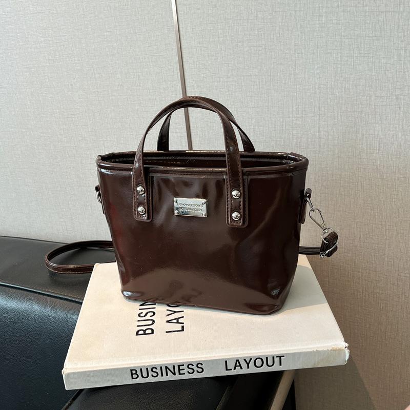 High-end Small Bag Women's 2025 New Fashion Versatile Messenger Bag Spring and Summer Popular Portable Bucket Bag