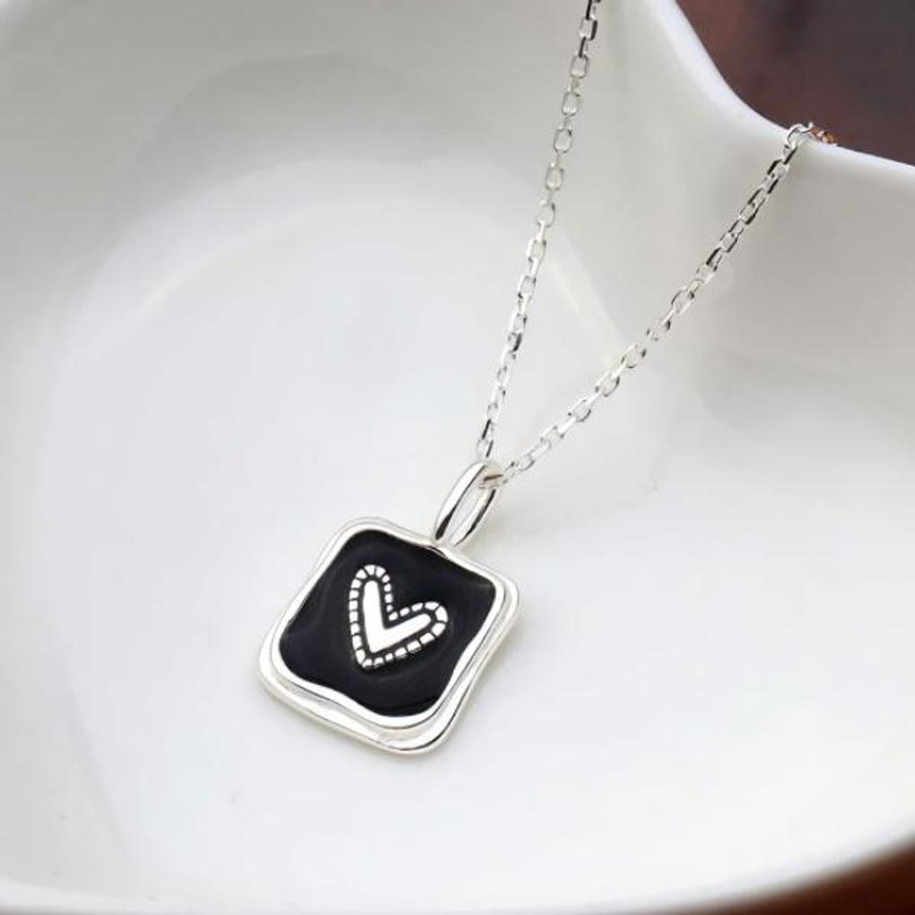 Women's Accessories Black Epoxy Square Heart Necklace