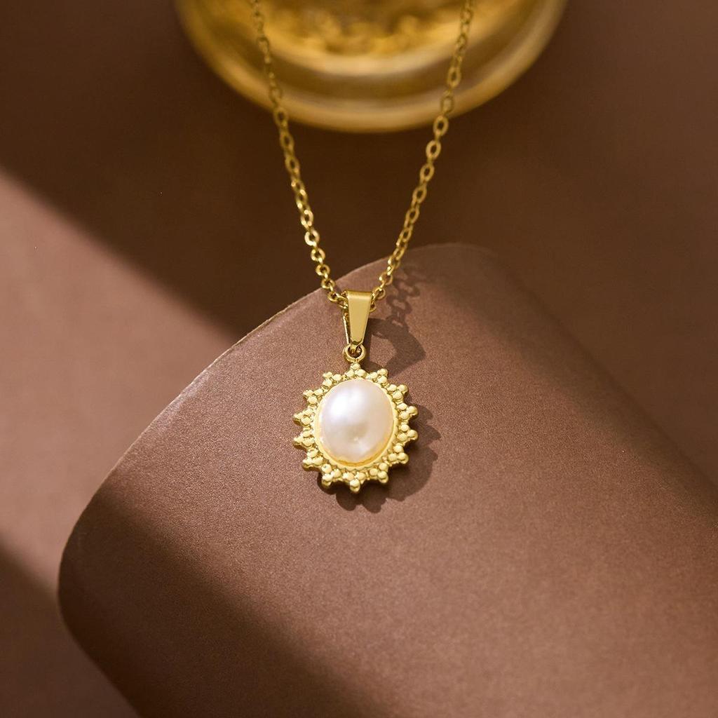 Elegant 18K Gold Sun Pearl Necklace - Women's Titanium Steel Clavicle Chain, European-American Fashion Style.