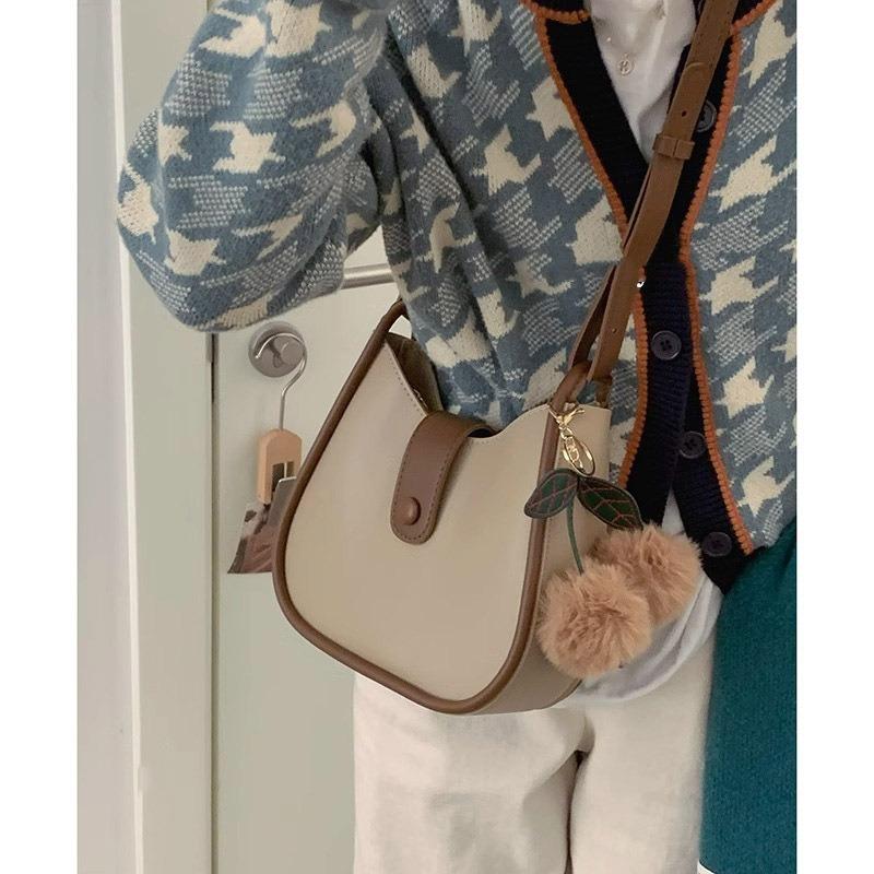 Versatile messenger bag women's new trendy fashion contrasting color bucket bag niche shoulder armpit bag