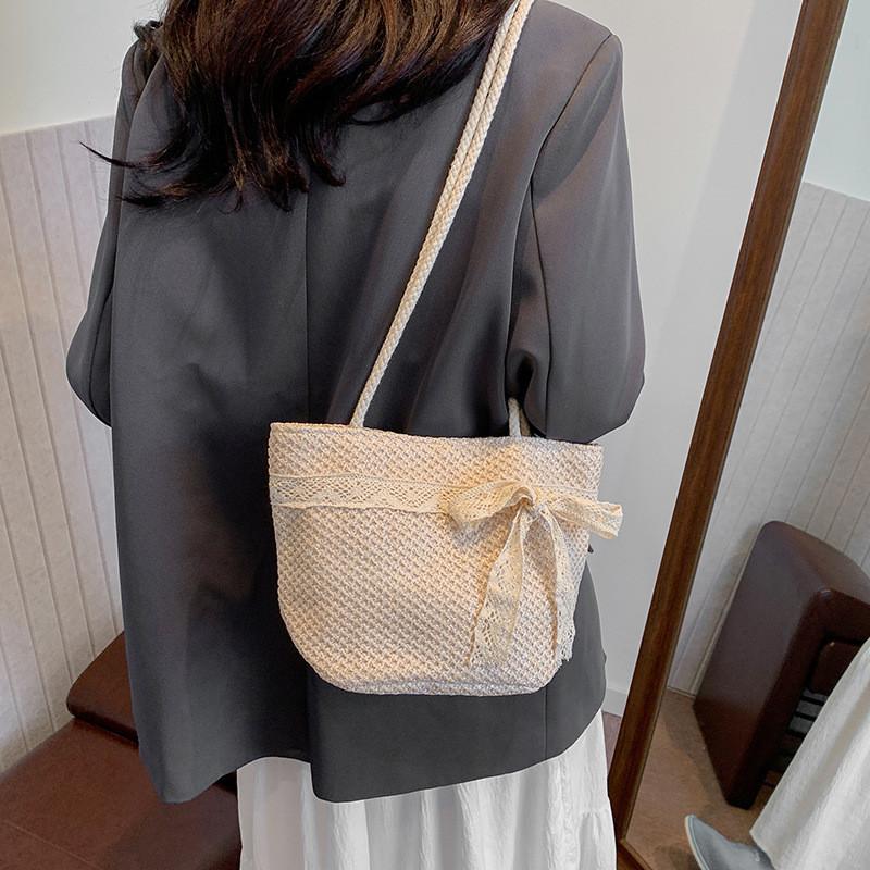 Chic And Stylish Big Capacity Shoulder Bag For Women 2024 Summer Street Trend Fashion