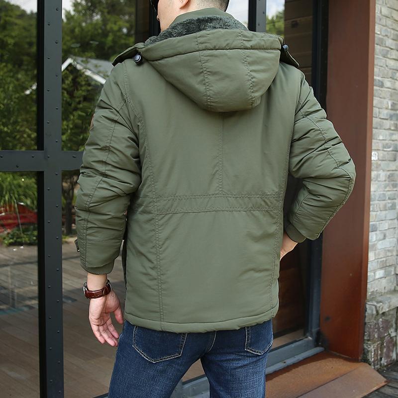 New Autumn and Winter Men's Warm Cotton Jacket with Plush and Thickened Medium Length  New Outdoor Casual Charging Jacket