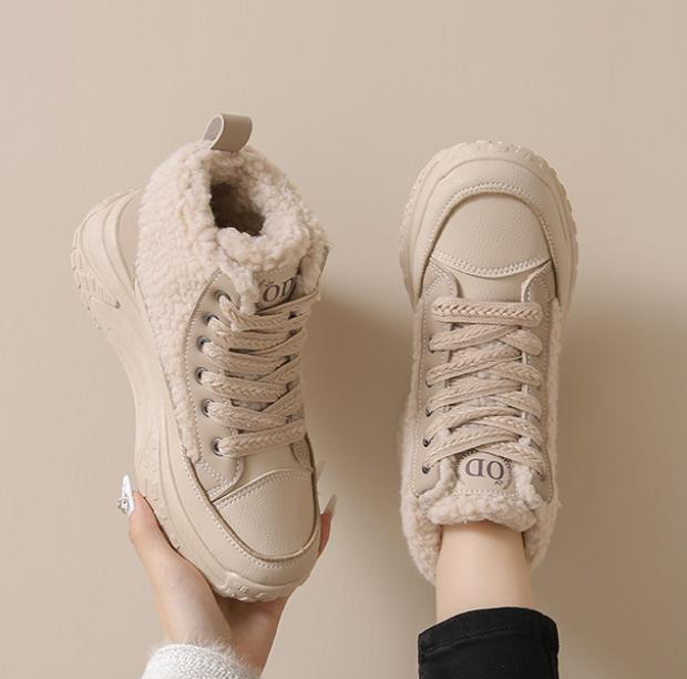 Women Chunky Platform Ankle Boots - Winter Warm Fleece-Lined Low Heel Lace-Up Boots with Thick Rubber Sole, Round Toe Sonw Boots