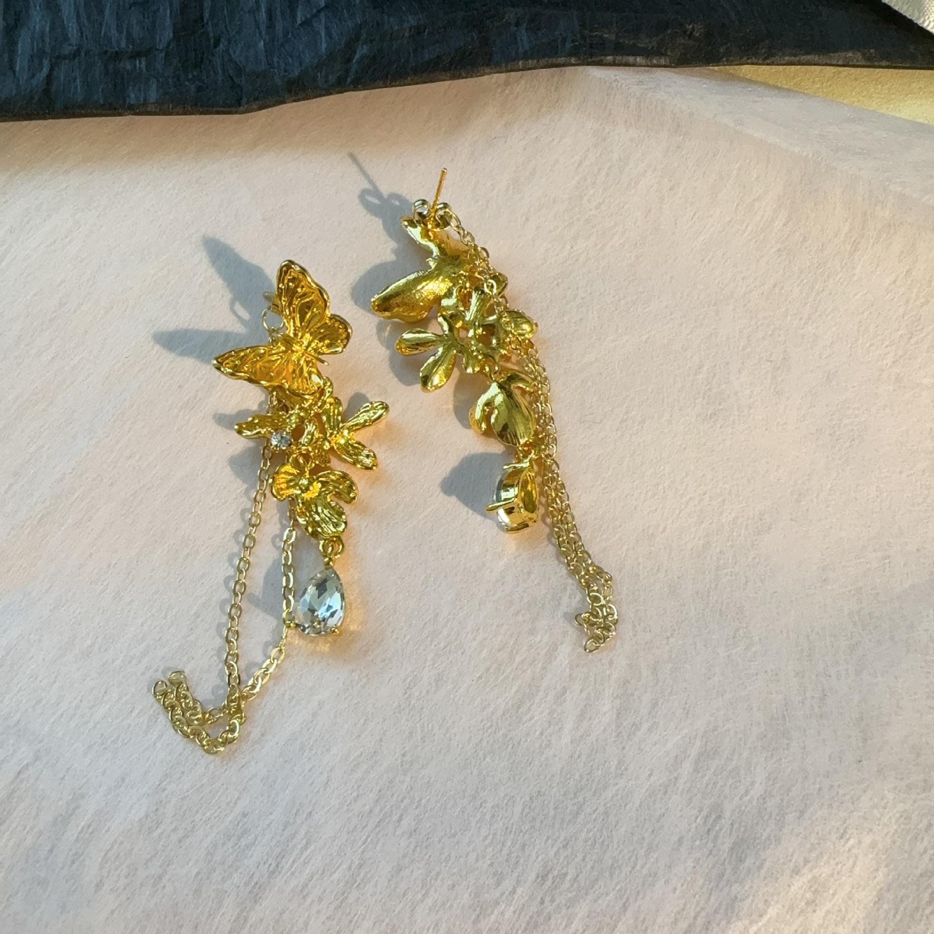 

Модные длинные серьги-бабочки из золота в стиле тяжелой промышленности с легкой роскошью и высококлассным дизайном, аксессуары для ушей в виде капель воды золотой