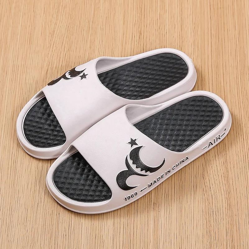 Тапочки для купания и дома для мужчин летние модные тапочки для мужчин на толстой подошве супермягкие нескользящие 40-41 белый 1980₽