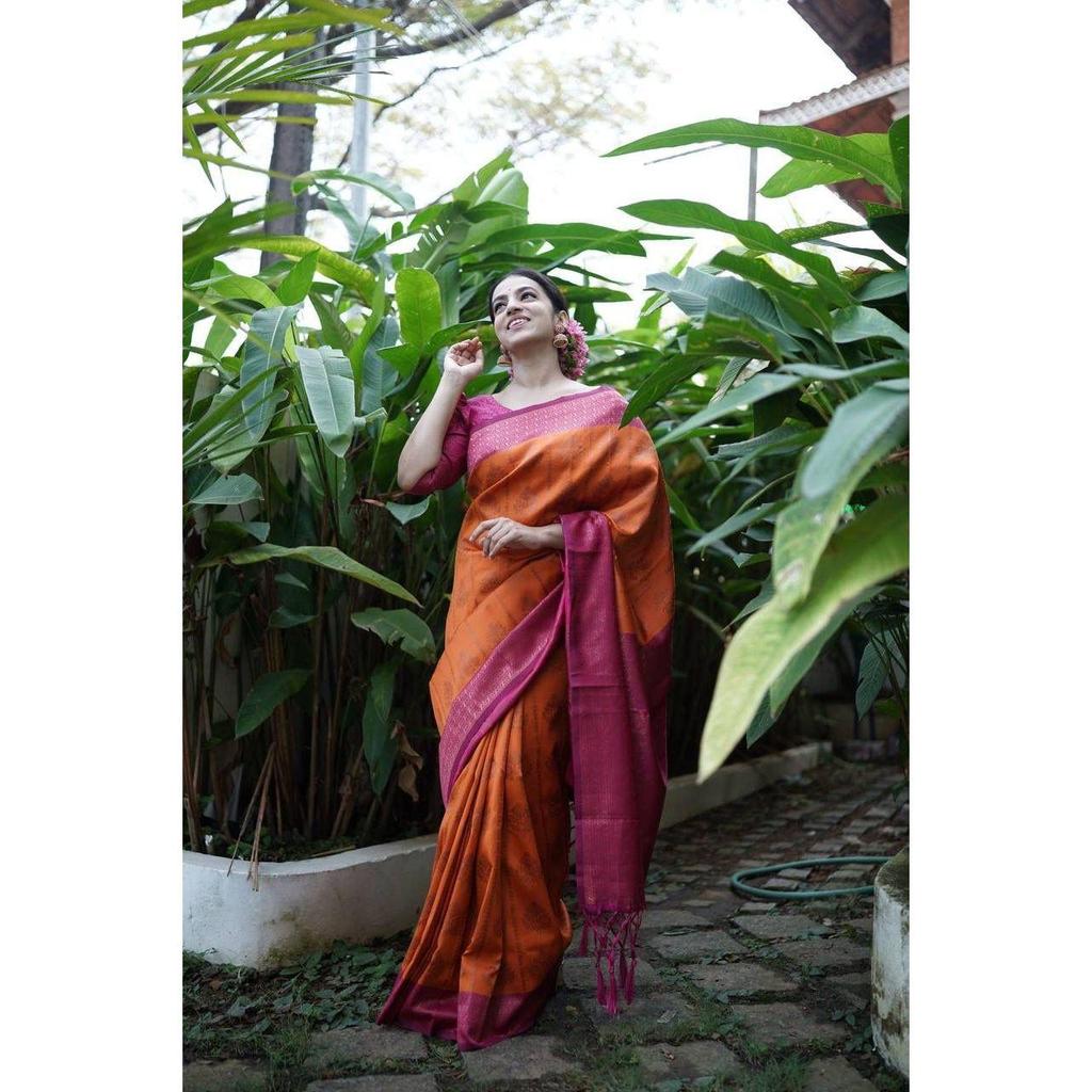 This Beautiful Saree Is Elegantly Decorated with Gorgeous Solid Jacquard Weave That Gives a Perfect Look To the Outfit.