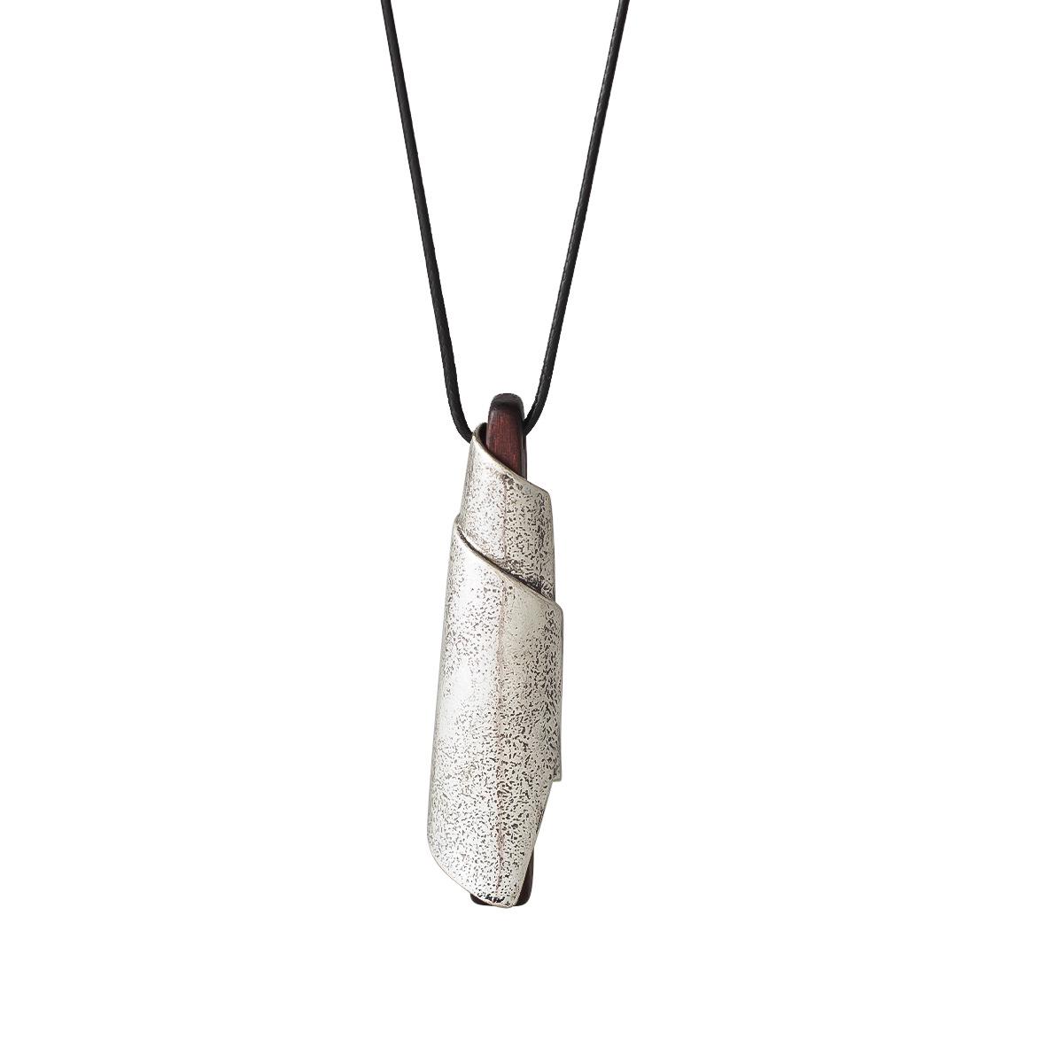 

Деревянное зимнее ожерелье-свисток в винтажном стиле