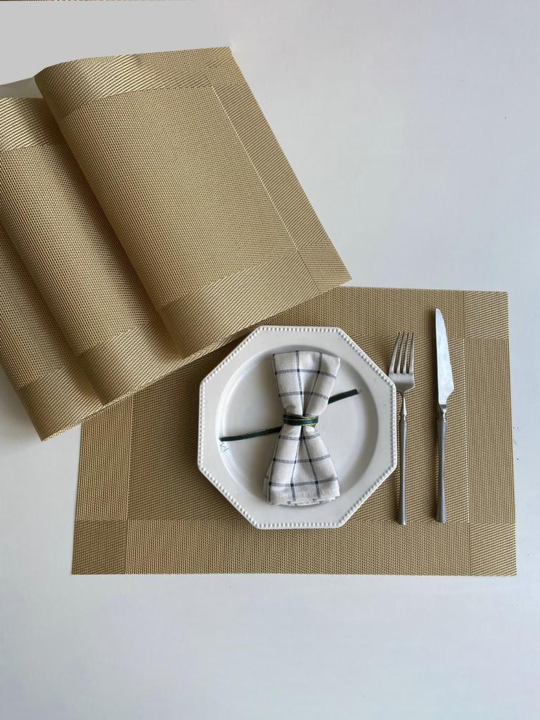 4pcEuropean Style Western Dinner Mat Pvc Placemat Hotel Heat Proof Mat Home Waterproof Table Mat Heat Resistance Bowl Mat Coaste