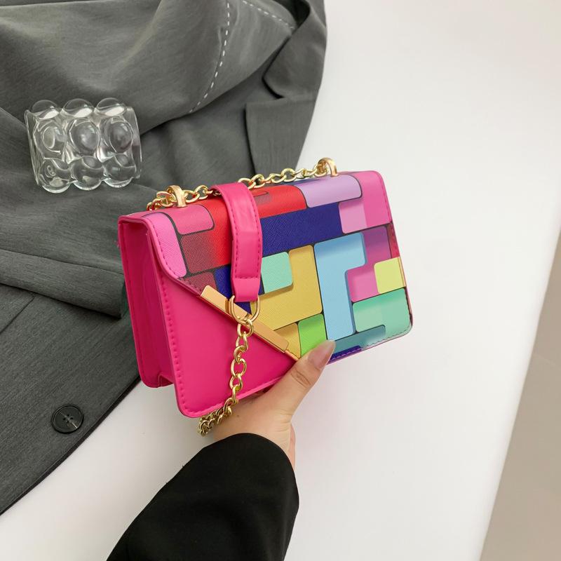 This year, the popular contrasting color small bag women s  new fashionable portable small square bag summer beautiful foreign messenger bag розы красного