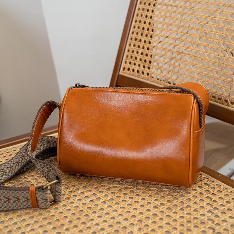 Genuine Leather Women's Bag Top Layer Cowhide Crossbody Bag Retro Vegetable Tanned Cowhide New Boston Bag Casual Pillow Bag