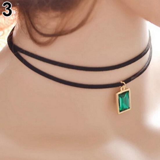 

Жіноче старовинне кольє, ювелірні вироби, намисто зі стразами, кулон, короткий ланцюжок зелений