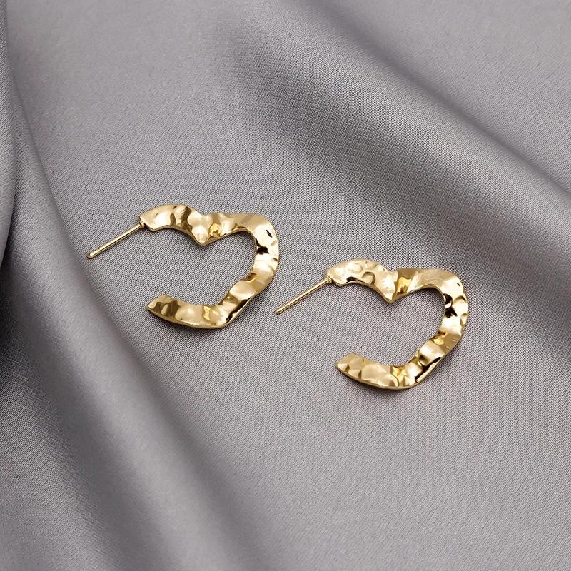 Gold Color Metal Heart Stud Earrings for Women Uneven Unique Geometric Statement Female Fashion Ear Jewelry Party Accessories