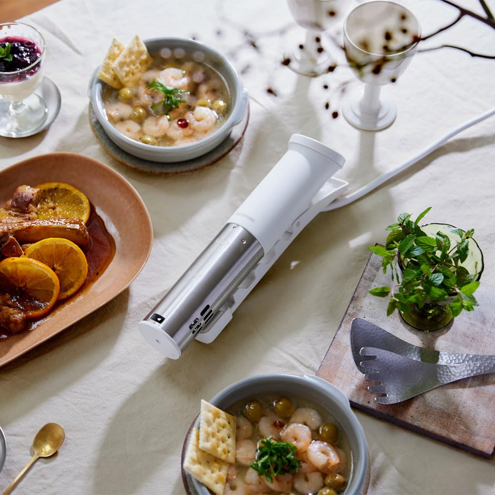 Iris Ohyama Sous Vide Cooker, Clip-on Design, Touchscreen Operation, Waterproof, Suitable for Shallow Pots, Meat Dishes, Fish Dishes, Steamed