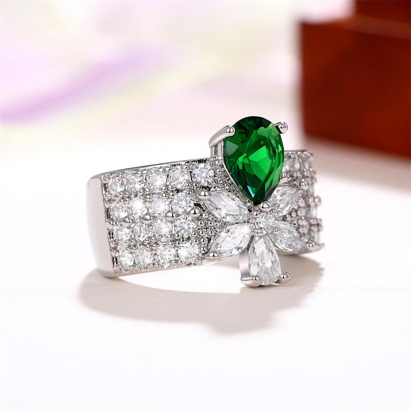 Huitan Vintage Green Cubic Zirconia Ring Temperament Sweet Flower Finger Rings for Women Party Anniversary Gift Gorgeous Jewelry