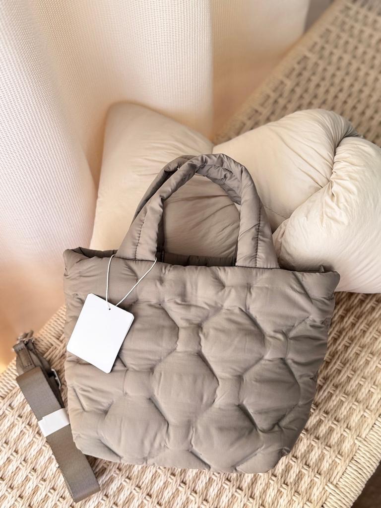 Fashion Cloud Tote Shoulder Bag Age Reduction Atmosphere Lazy Quilting Portable Messenger Bag Bag