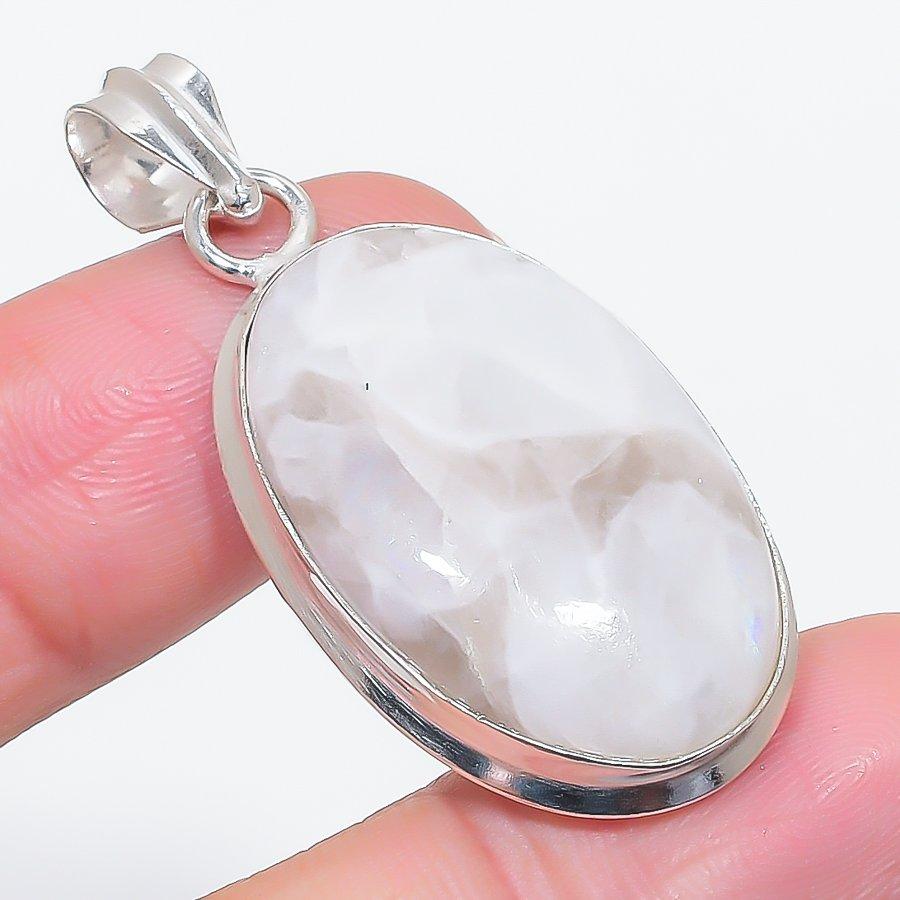 

Натуральный Лунный камень Драгоценный камень 925 Стерлинговое серебро Ювелирная подвеска 1,85 Q9S76