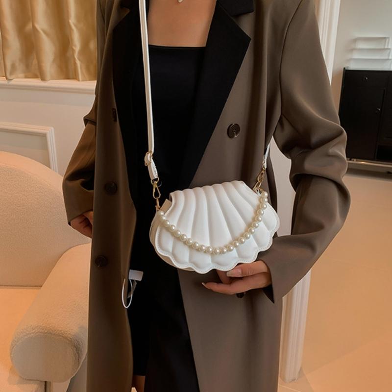 Women Pearl Chain Handbag Fashion Seashells Evening Bag Trendy Shoulder Crossbody Bag Girls All-matching Messenger Bag