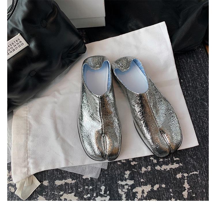 

Улучшенная версия из коровьей кожи~ Плоская подошва, неглубокий вырез, для ленивых, на одну ногу, копытца, обувь с раздвоенным носком, туфли на каблуке 40 серебряный