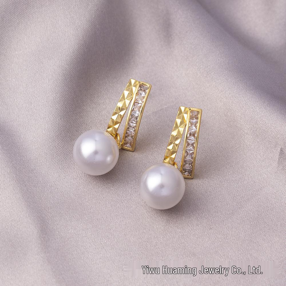 

Новые нишевые серьги класса люкс во французском стиле с жемчугом и покрытием из настоящего золота - Дизайнерские украшения Model E-136