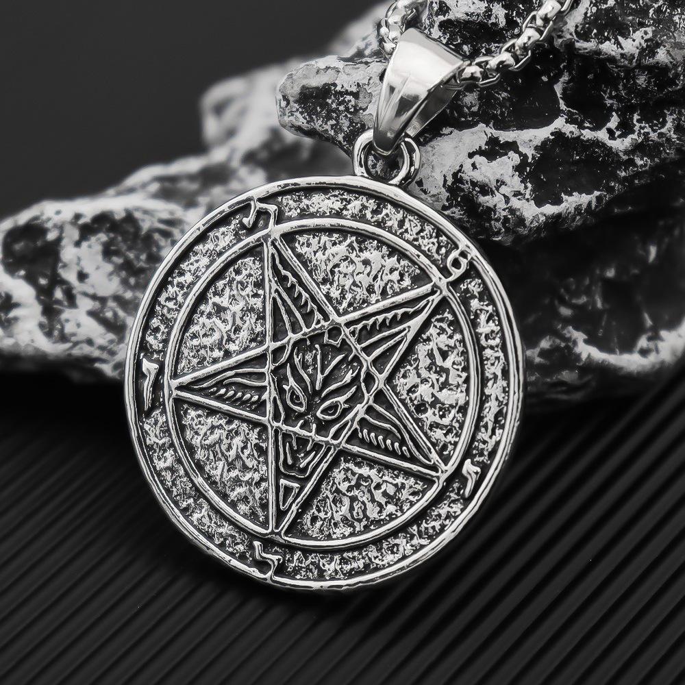 Retro Five-pointed Star Pendant Necklace Niche Punk Style Necklace Jewelry