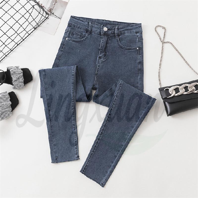 

High-Waisted Black Cropped Denim Jeans for Women - Slim Fit, Flattering Pencil Pants, New for Spring and Autumn Size 32