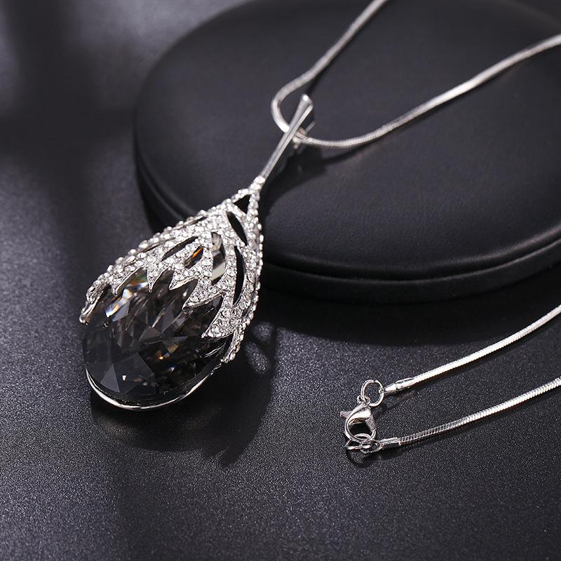 Pendant Winter Necklace Waterdrop Shaped Femme Jewelry Ladies Crystal Sweater Chain Geometric Elegant Long Chain Long Necklaces Vintage Fashion Women