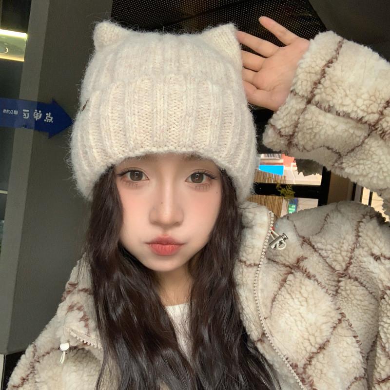 Knit Beanie Hat For Women Winter Warmth With Cute Bear Design For Casual Wear