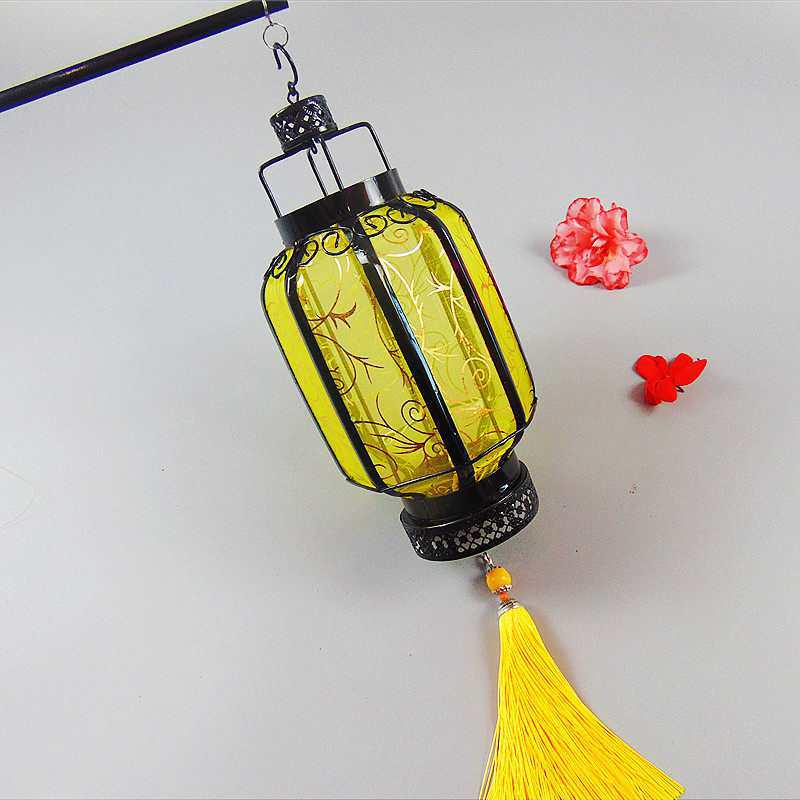 Hanfu Style Antique Handheld Lantern - Iron Art, Luminous Palace Lantern, Chinese Style Photography Prop, Flower Design