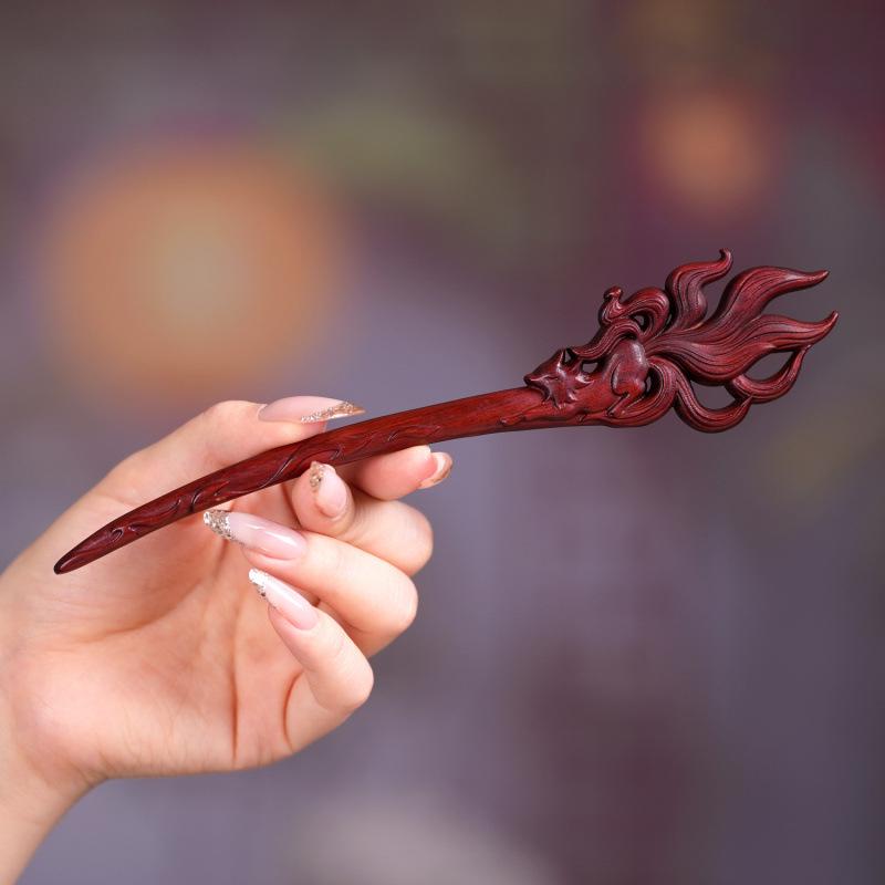 Élégante Broche à Cheveux en Santal Renard à Neuf Queues: Accessoire de chignon en bois sculpté double face style ancien exquis pour femmes