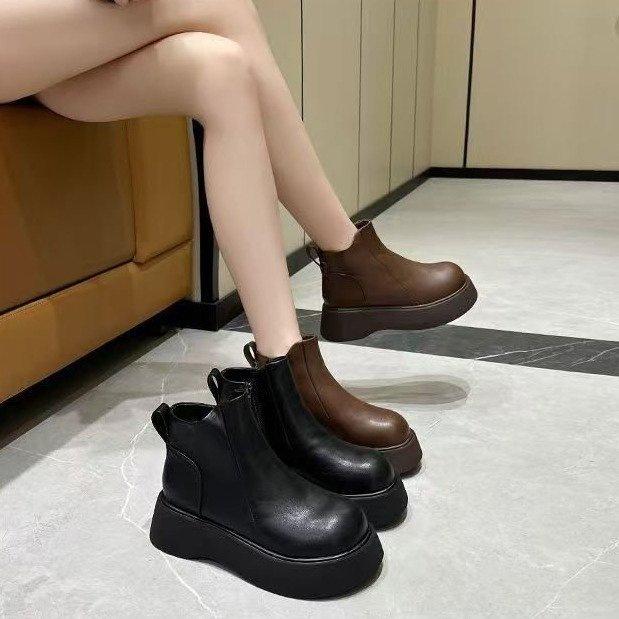 Soft leather thick-soled short boots, new big-headed muffin bottom in autumn and winter, retro small boots with velvet.