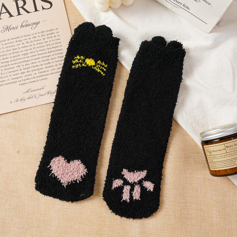 5 Pairs Coral Fleece Socks Autumn and Winter Women's Mid-calf Socks Non-shedding Fleece-lined Thick Warm Sleep Socks Floor Socks