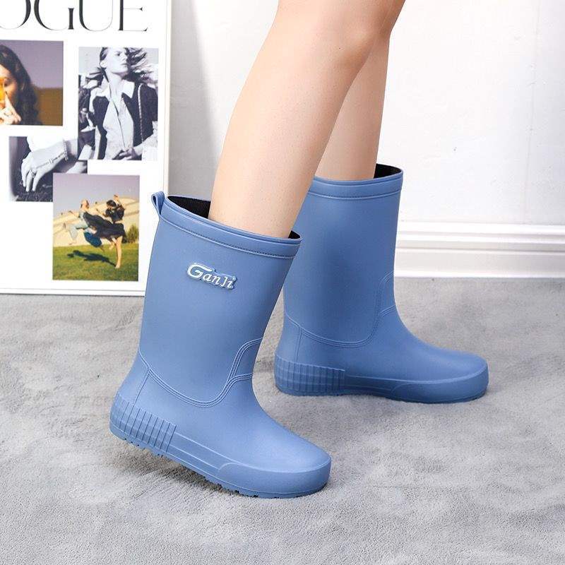 Medium tube rain shoes women's non-slip short tube rubber shoes fleece warm water shoes kitchen waterproof shoes women's lightweight flat rain boots