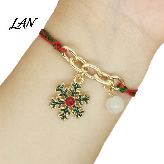 Christmas Party Favors Bracelets, Red Green String Bracelet, Adjustable Charm Bracelet Novelty Decorations with Glow in The Dark Bead for Women Girls
