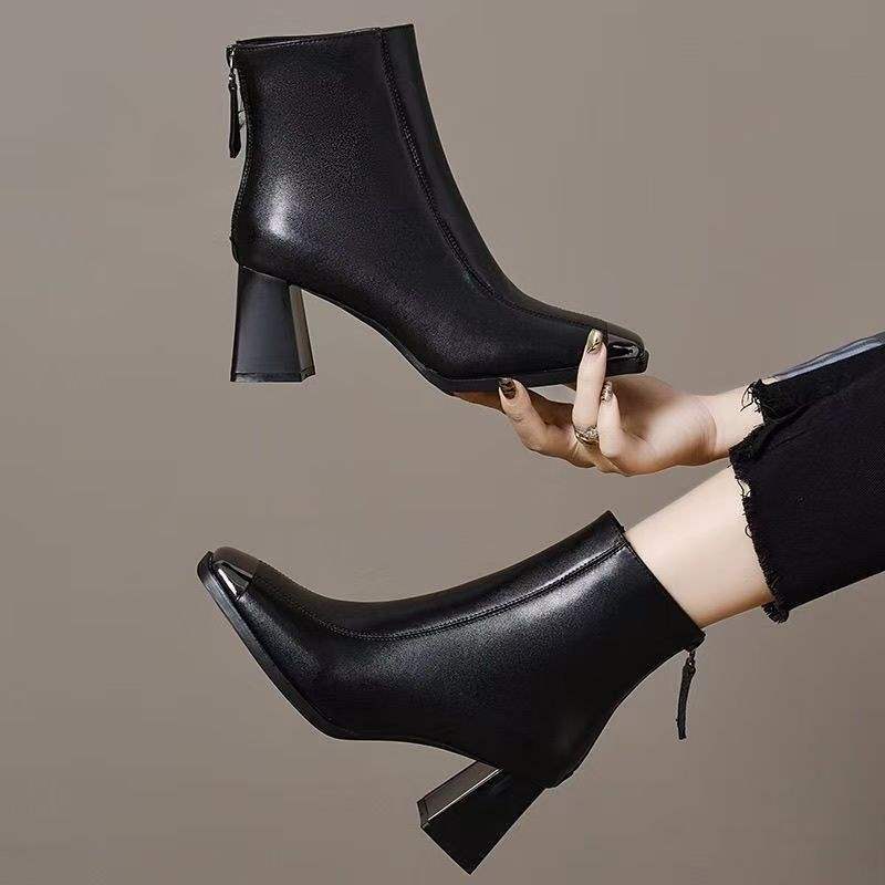 2025 winter new versatile soft leather short boots women's thick heel square head anti-kick Ankola red new Chinese Martin boots