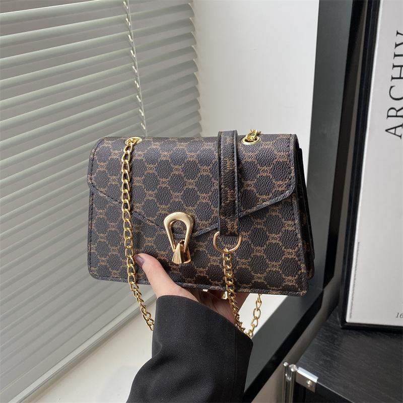New Simple and Beautiful Trend Retro Casual Fashion Chain Single Shoulder Underarm Messenger Bag Women