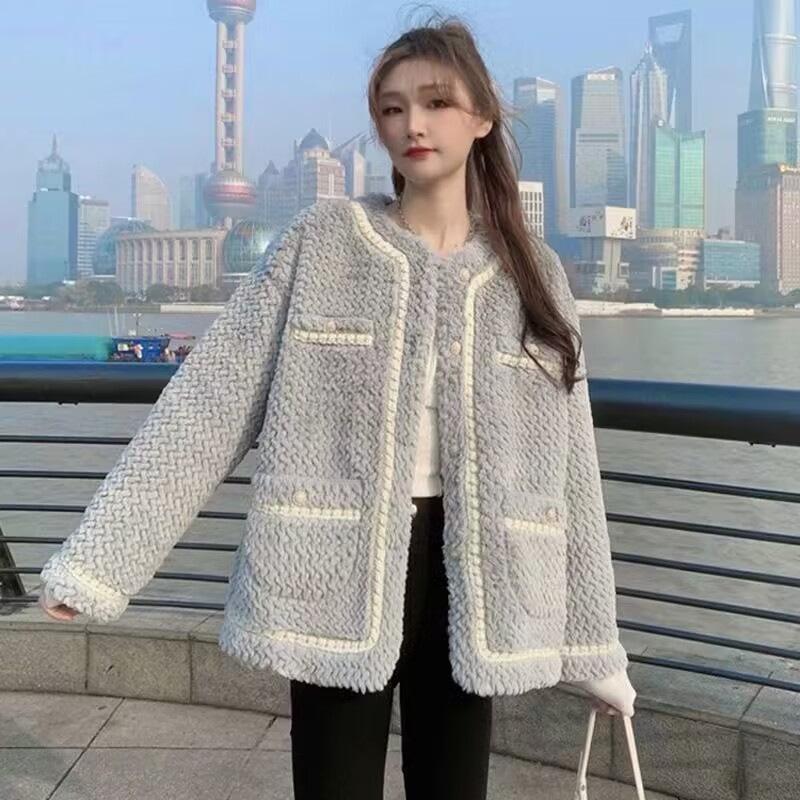 Korean version of fashion autumn and winter new Xiaoxiangfeng imitation lamb wool coat women's loose thickened design top tide