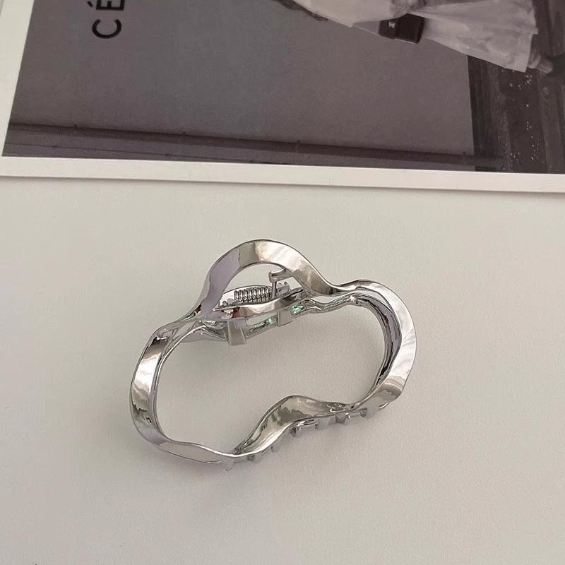 1pc Fashion Minimalist Metallic Wave Hair Claw Open Shaped Designs Perfect for Chic Updos Daily Looks Modern Hair Accessories