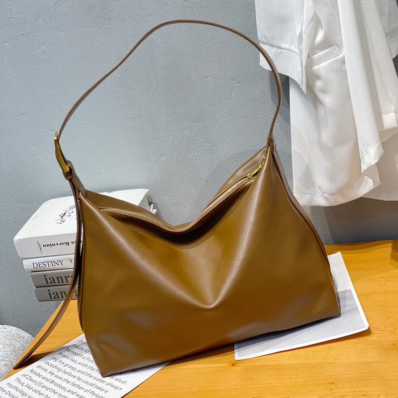 Spring New Casual Trend Shoulder Messenger Bag High Sense Commuting Large Capacity Fashion Soft Leather Tote Bag